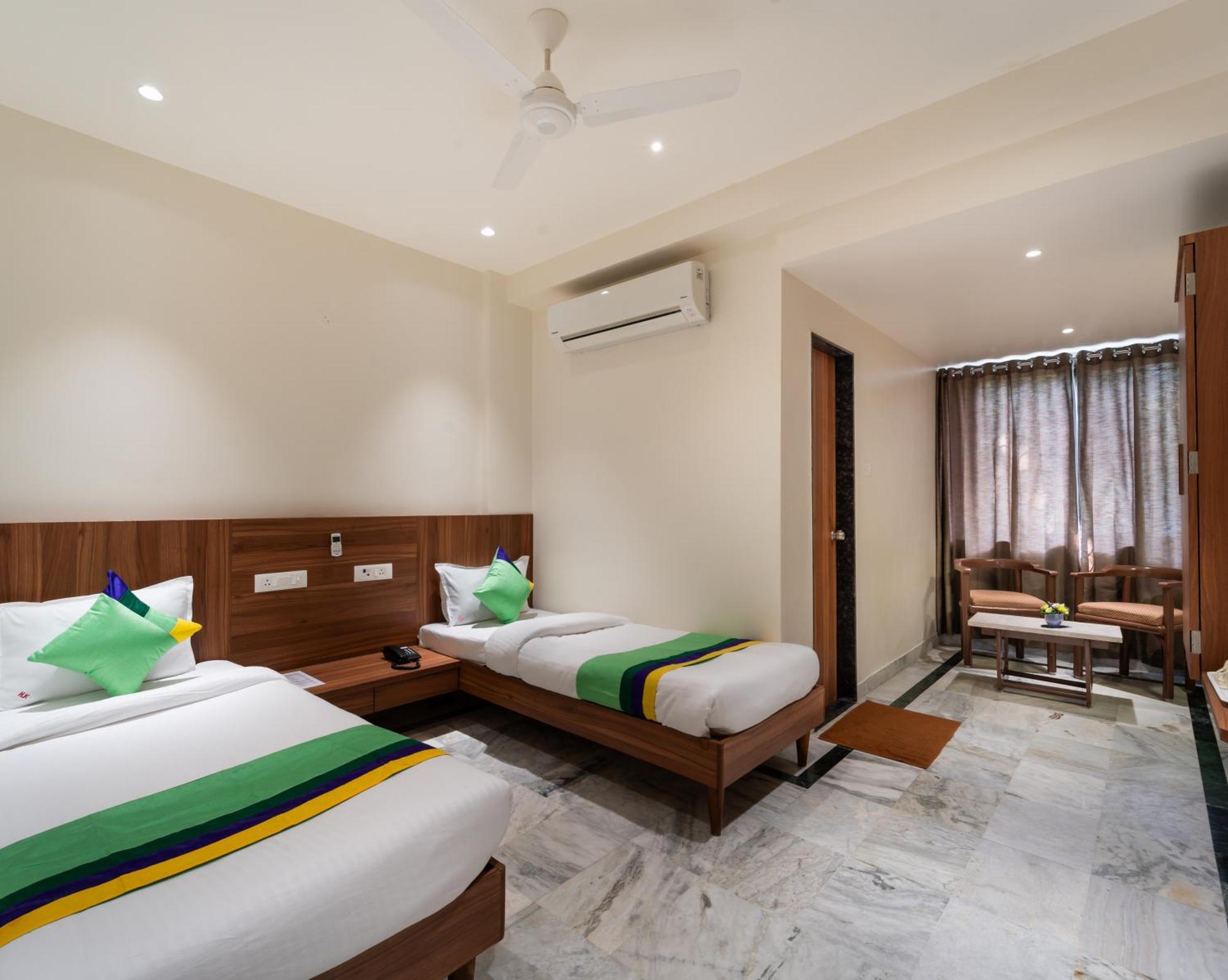 Hotel Kaveri Nashik Buitenkant foto